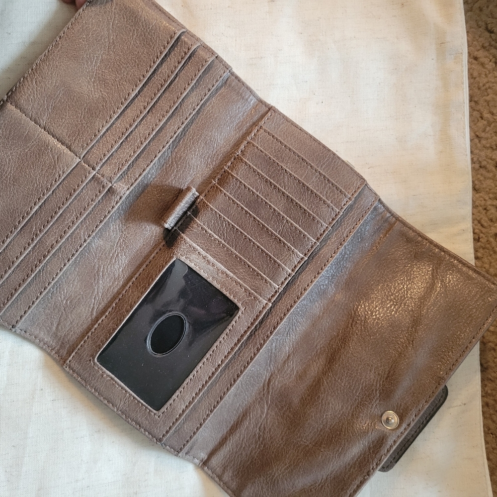Guess Wallet - Picture 3 of 3